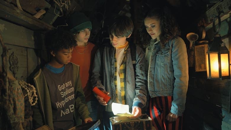 Spirit Halloween: The Movie image