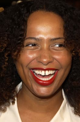Lisa Nicole Carson image