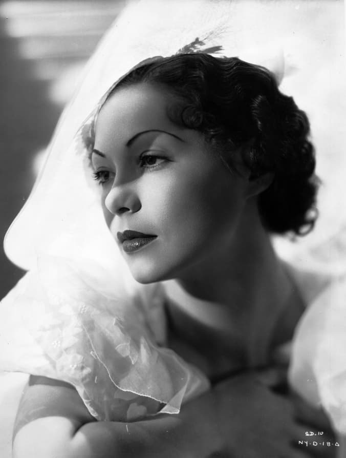 Steffi Duna image