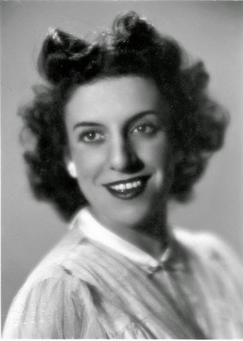 María Isbert image
