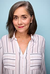 Rae Latt image