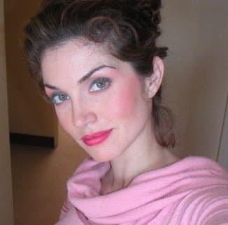 Elena Lyons image