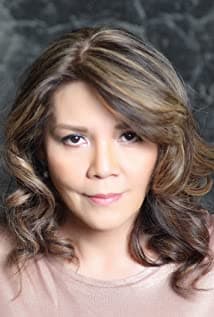 Rina Reyes image