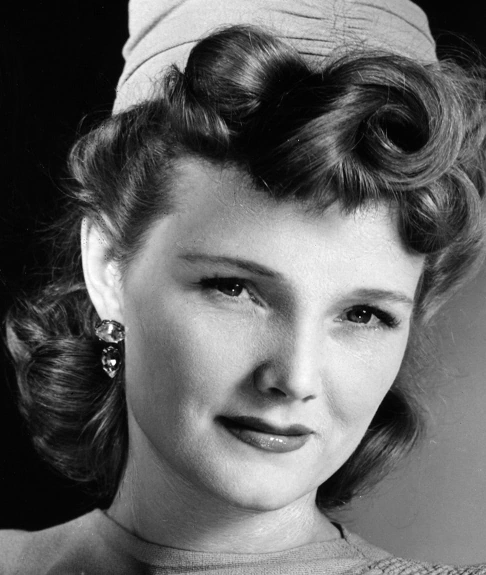 Elizabeth Russell image