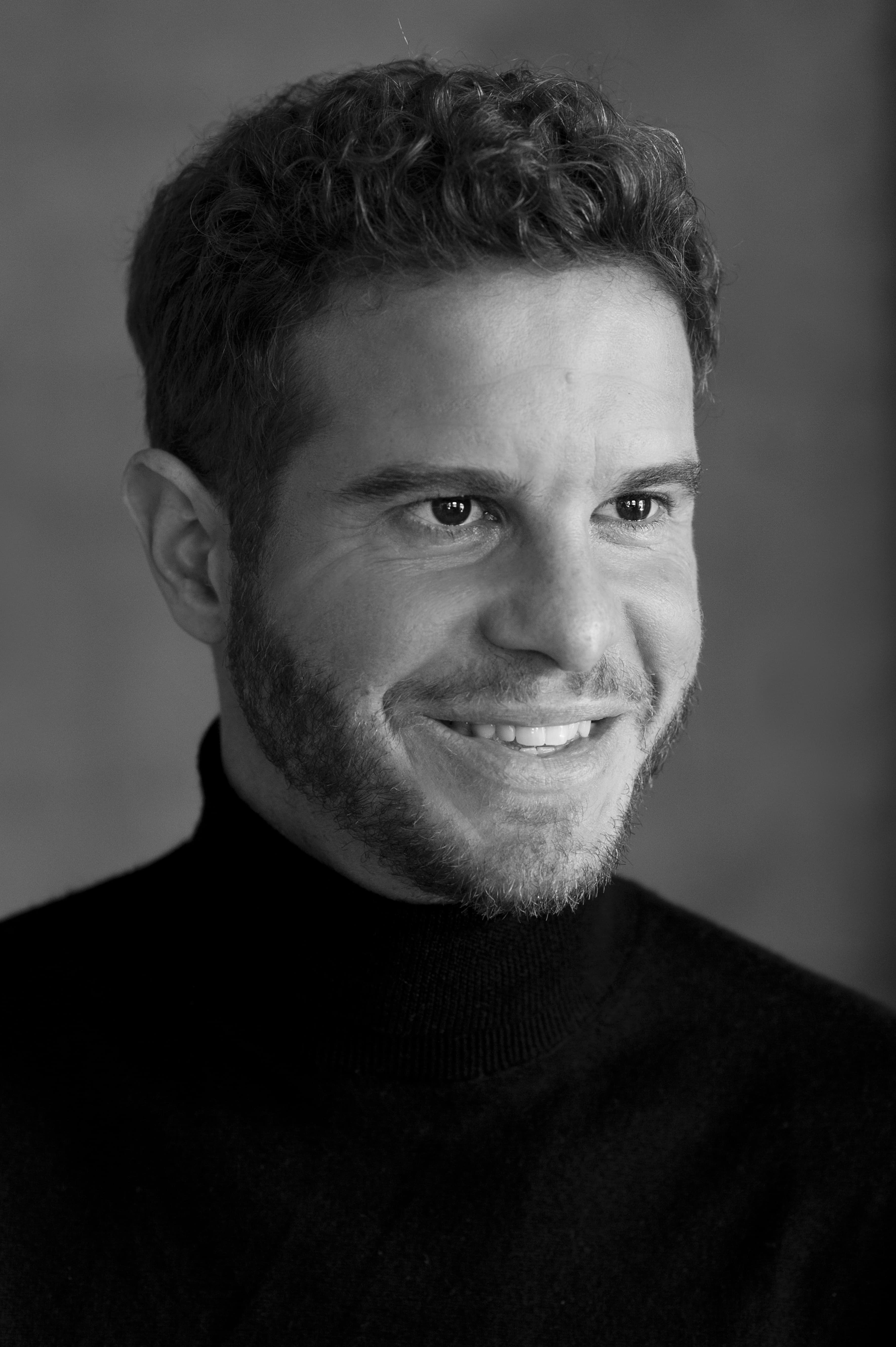 Nuno Gil image
