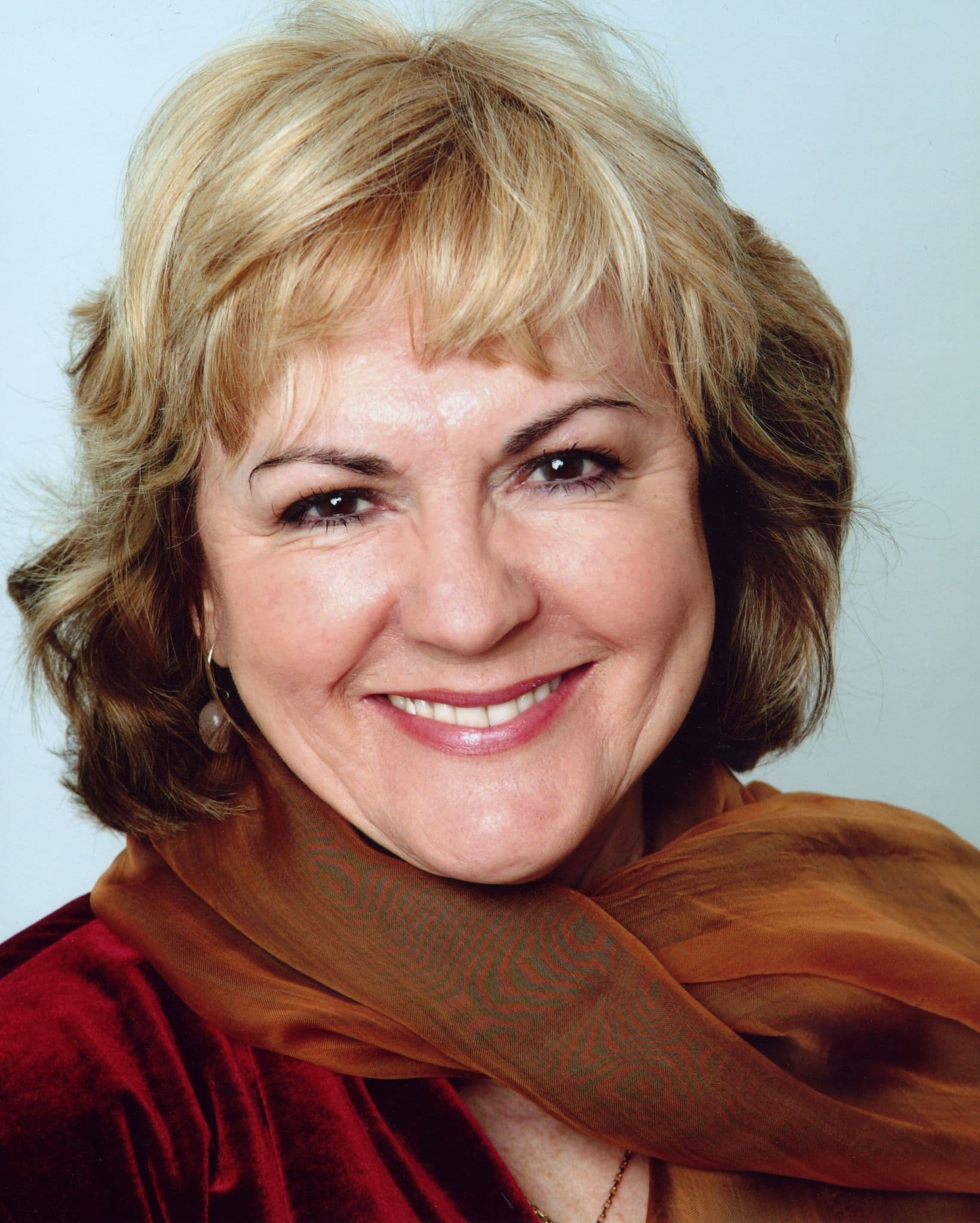 Gwen Taylor image