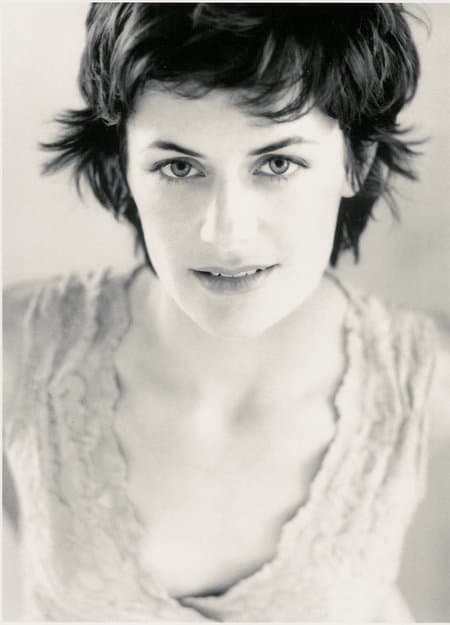 Sarah Clarke image