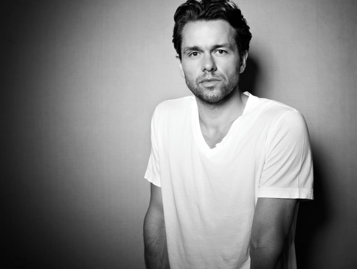 Julian Ovenden image