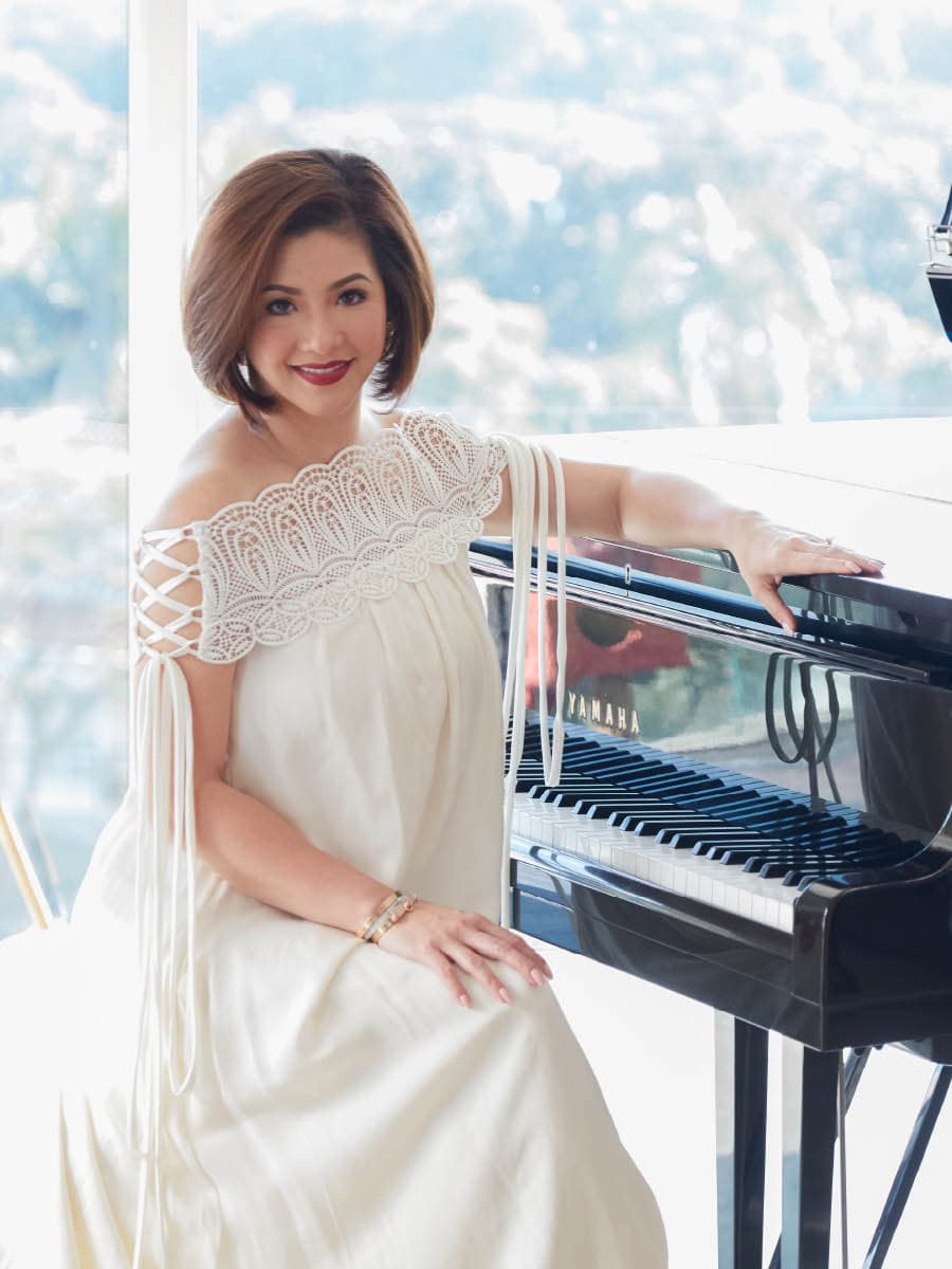 Regine Velasquez image