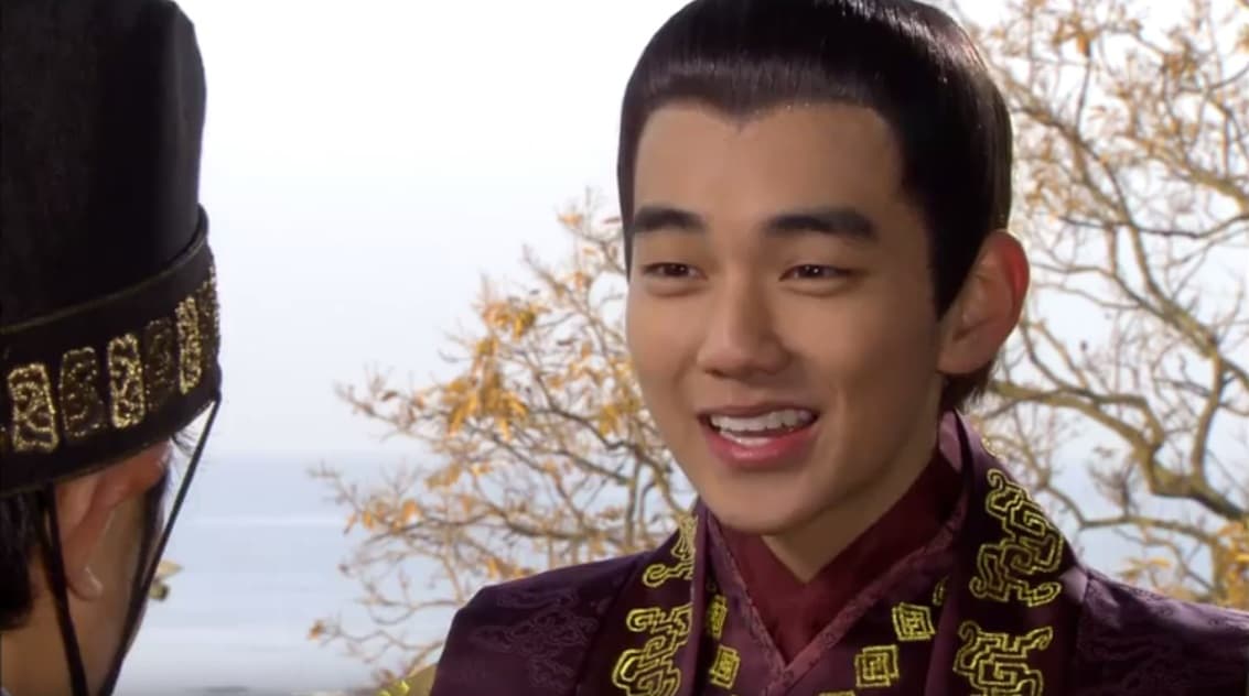 Yoo Seung-ho image
