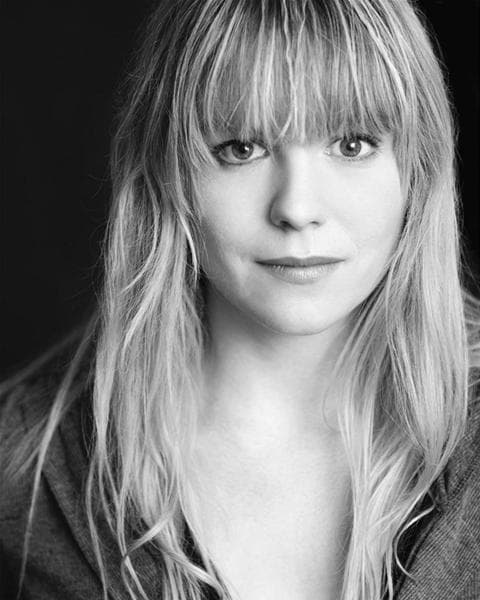 Olivia Llewellyn image