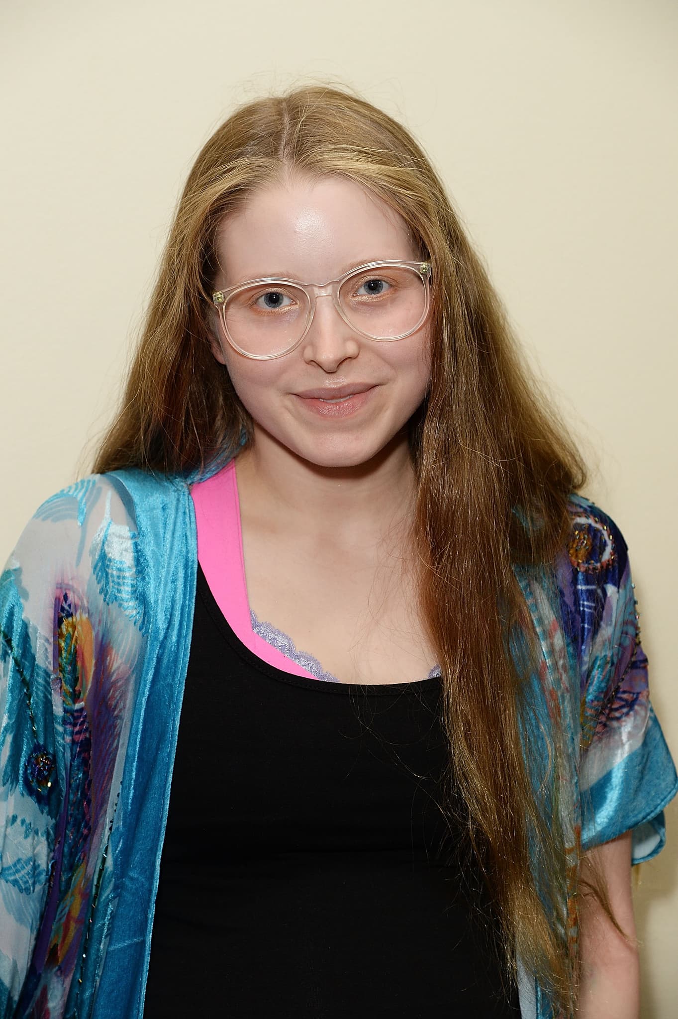 Jessie Cave image