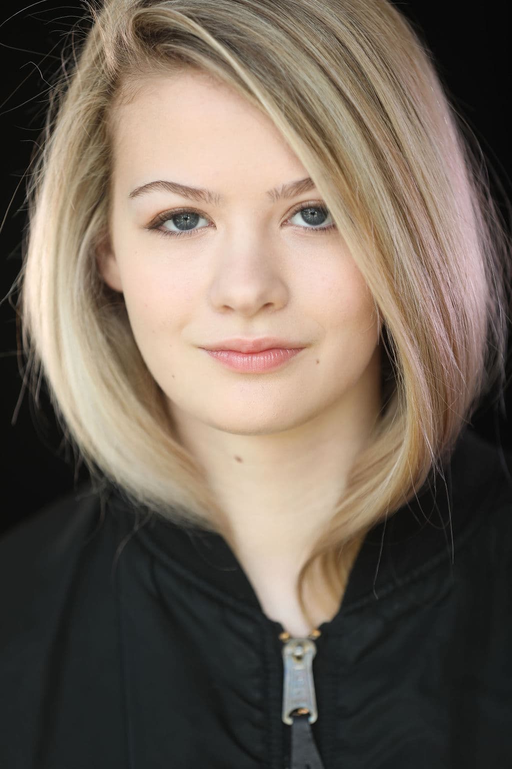 Kira McLean image